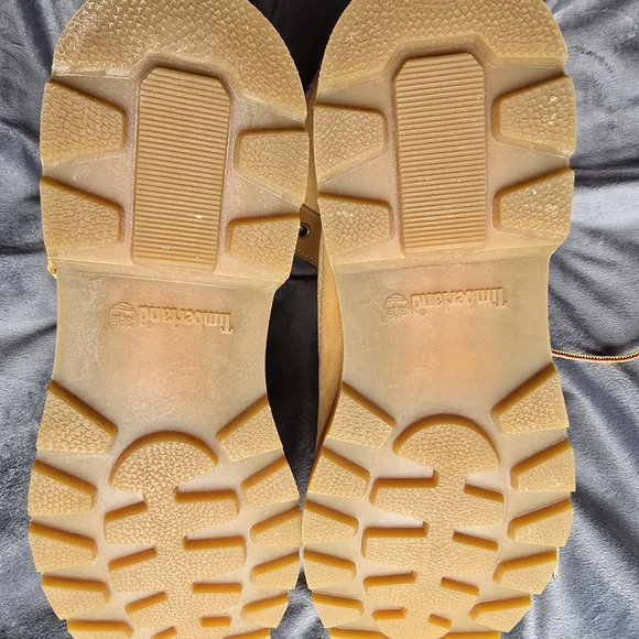 NWOT Womens Timberland Tan Leather Boots with Shearling Lining Sz. 8 - Picture 5 of 7